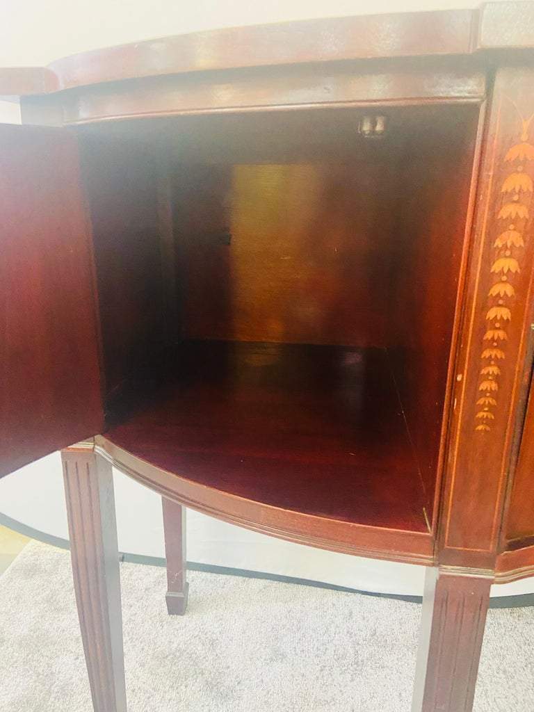 Thomasville Hepplewhite Style Inlaid Mahogany Sideboard, Console or Buffet