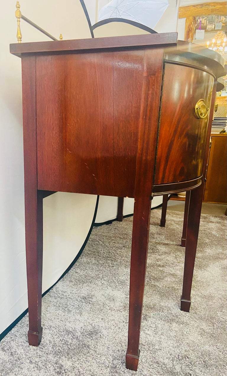 Thomasville Hepplewhite Style Inlaid Mahogany Sideboard, Console or Buffet