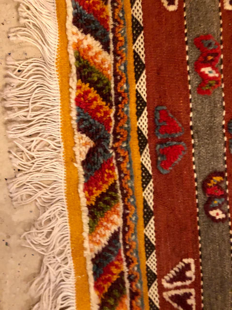 Berber Moroccan Rug - Medium Tribal Handwoven Wool