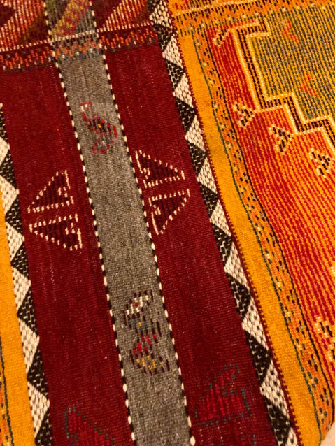 Berber Moroccan Rug - Medium Tribal Handwoven Wool
